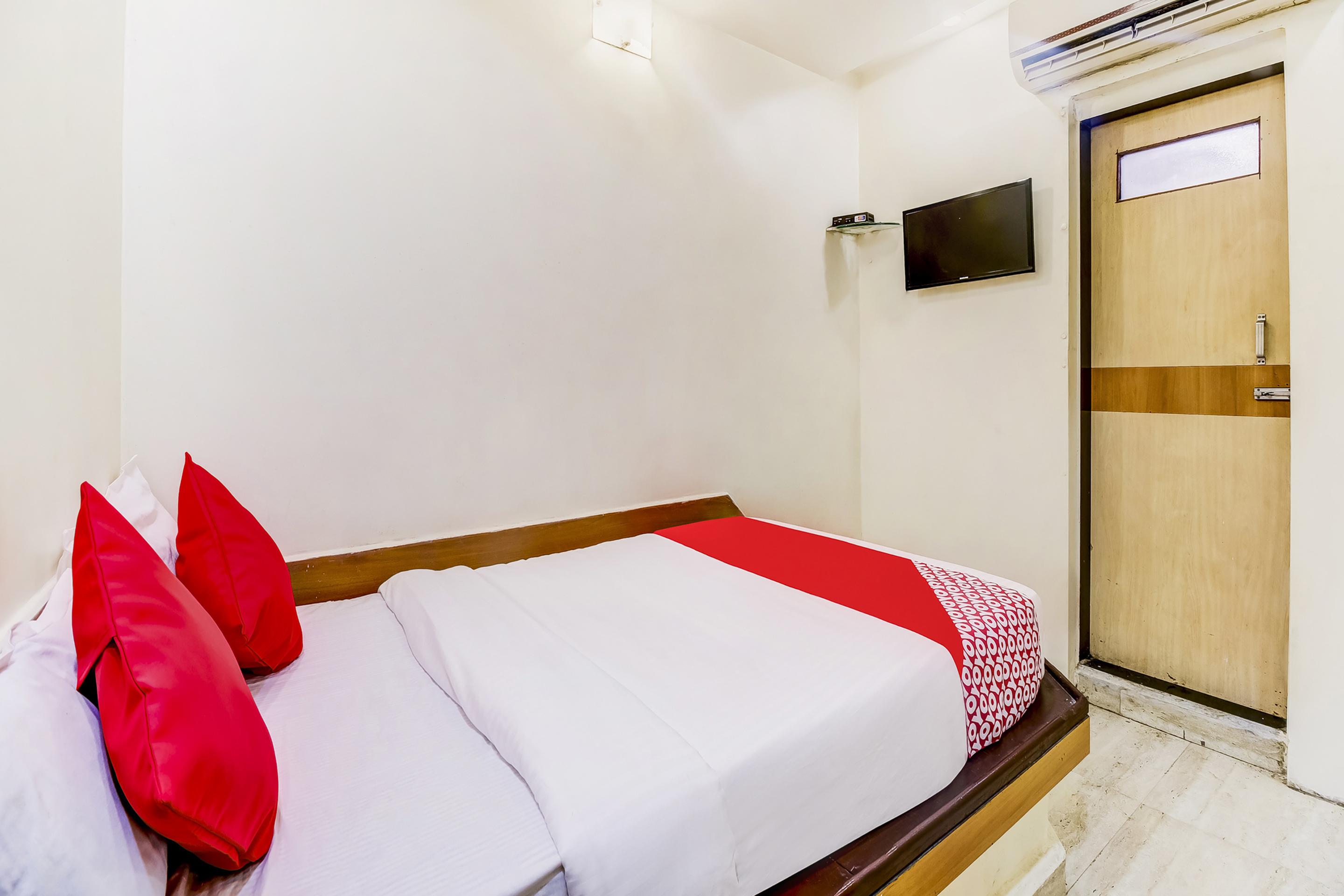 Super Oyo Hotel Dreamland Bombaj Zewnętrze zdjęcie
