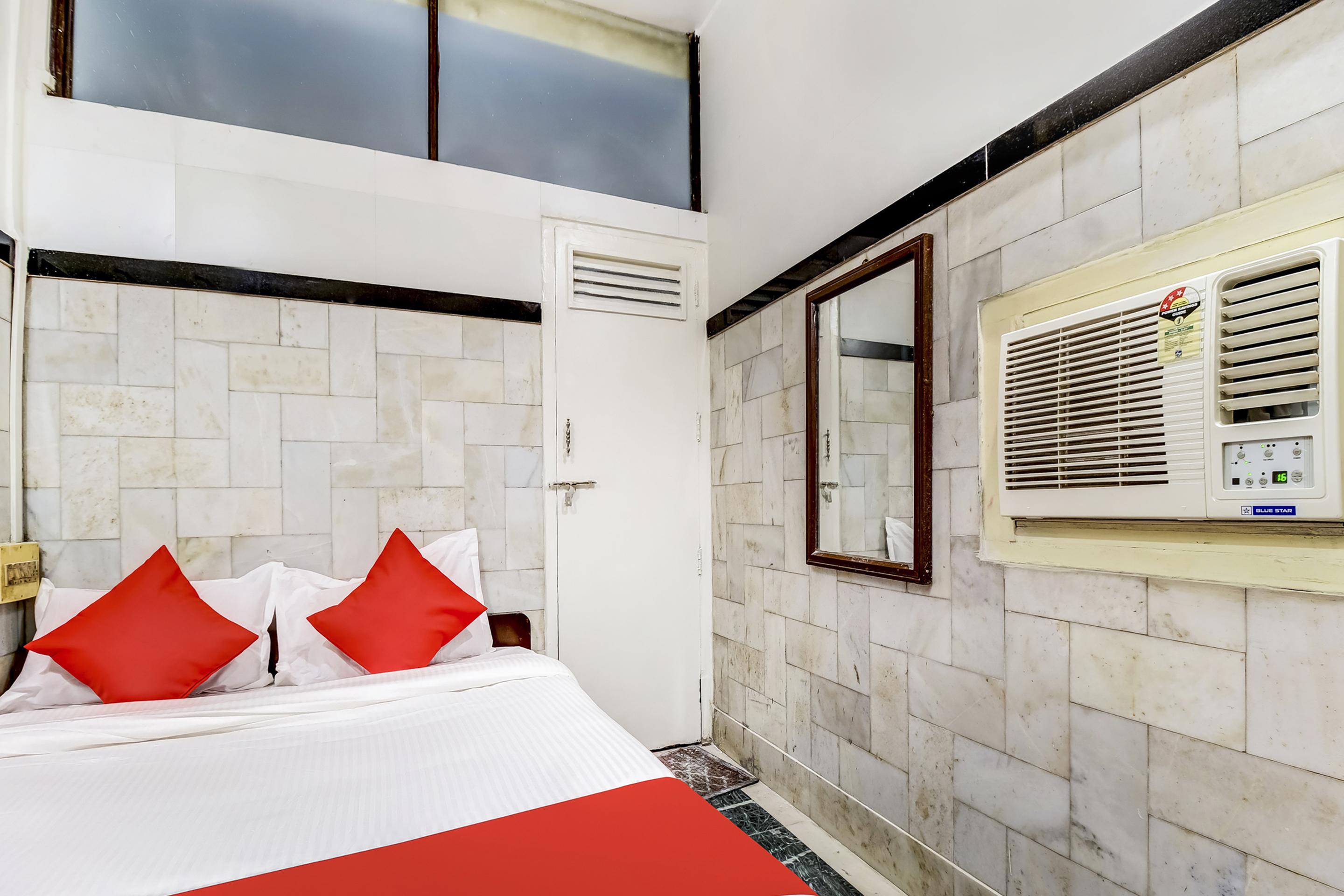 Super Oyo Hotel Dreamland Bombaj Zewnętrze zdjęcie