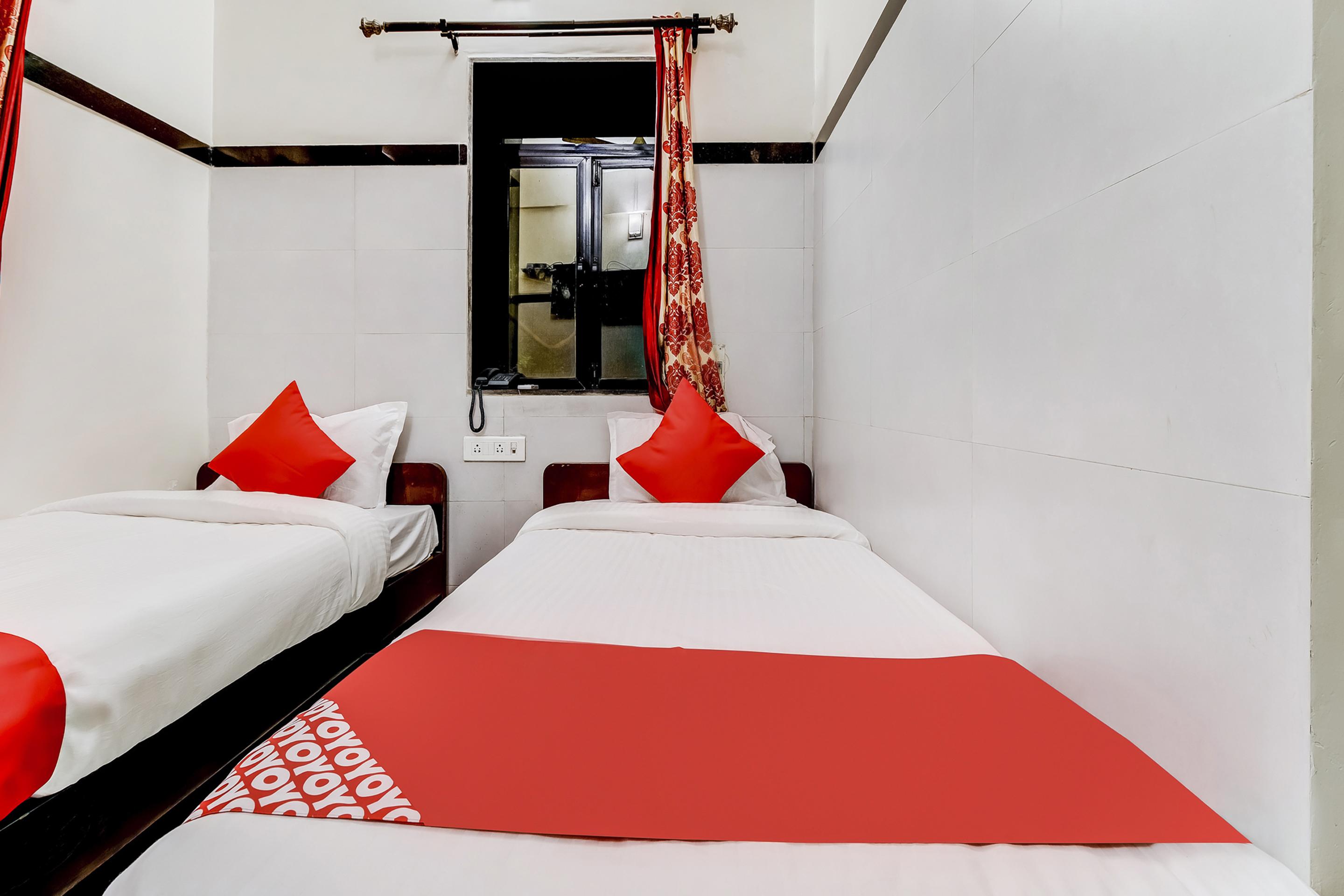 Super Oyo Hotel Dreamland Bombaj Zewnętrze zdjęcie