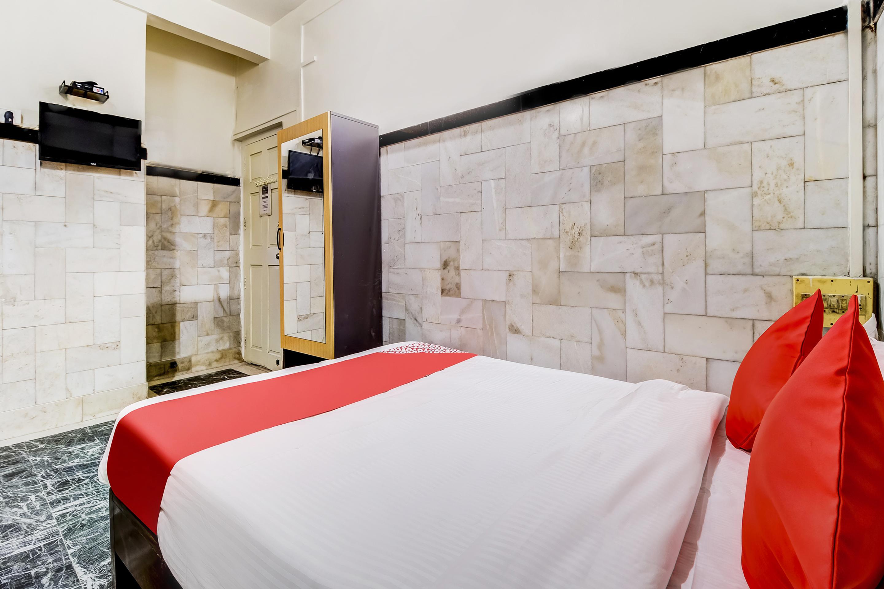 Super Oyo Hotel Dreamland Bombaj Zewnętrze zdjęcie