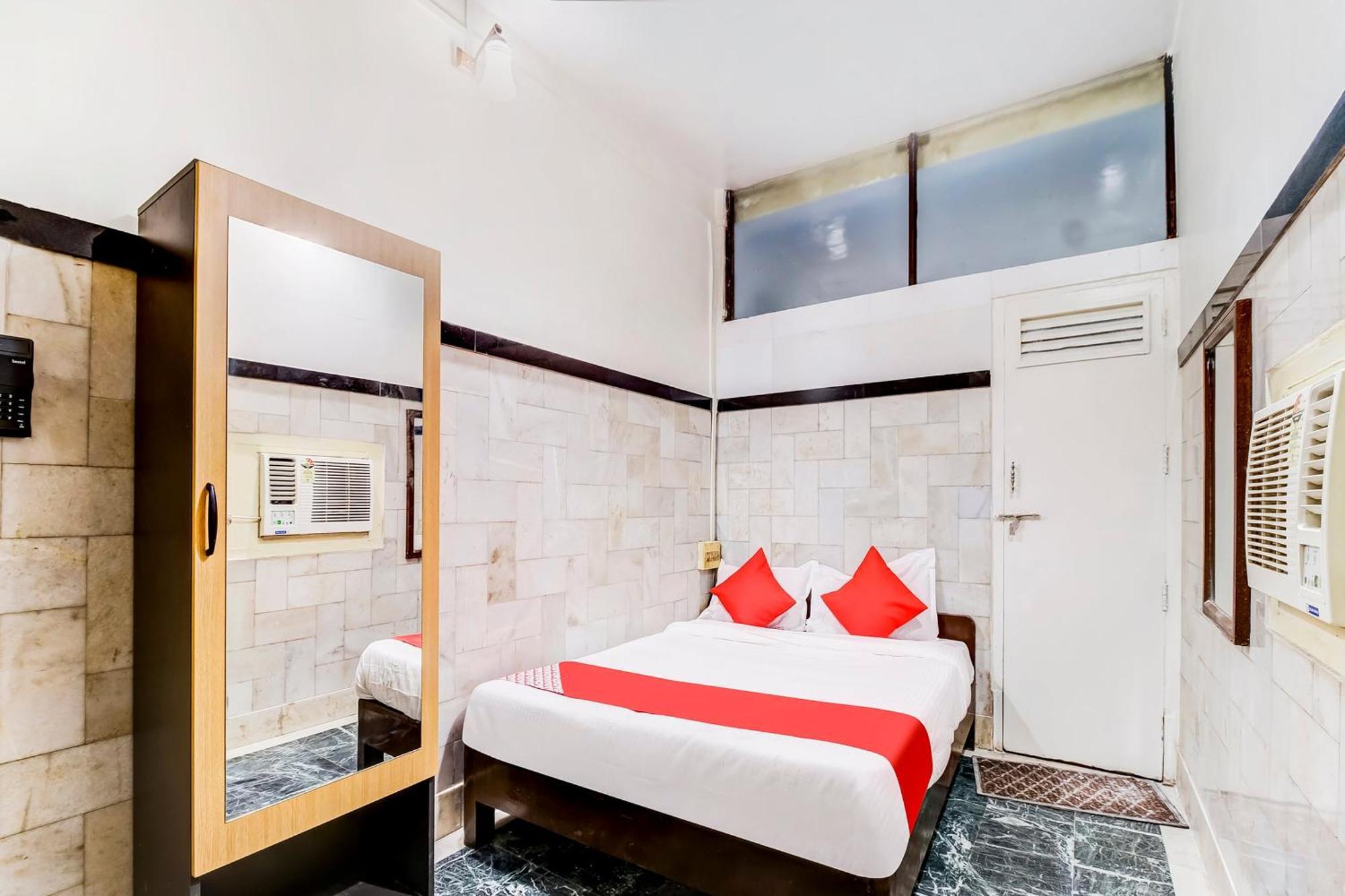 Super Oyo Hotel Dreamland Bombaj Zewnętrze zdjęcie