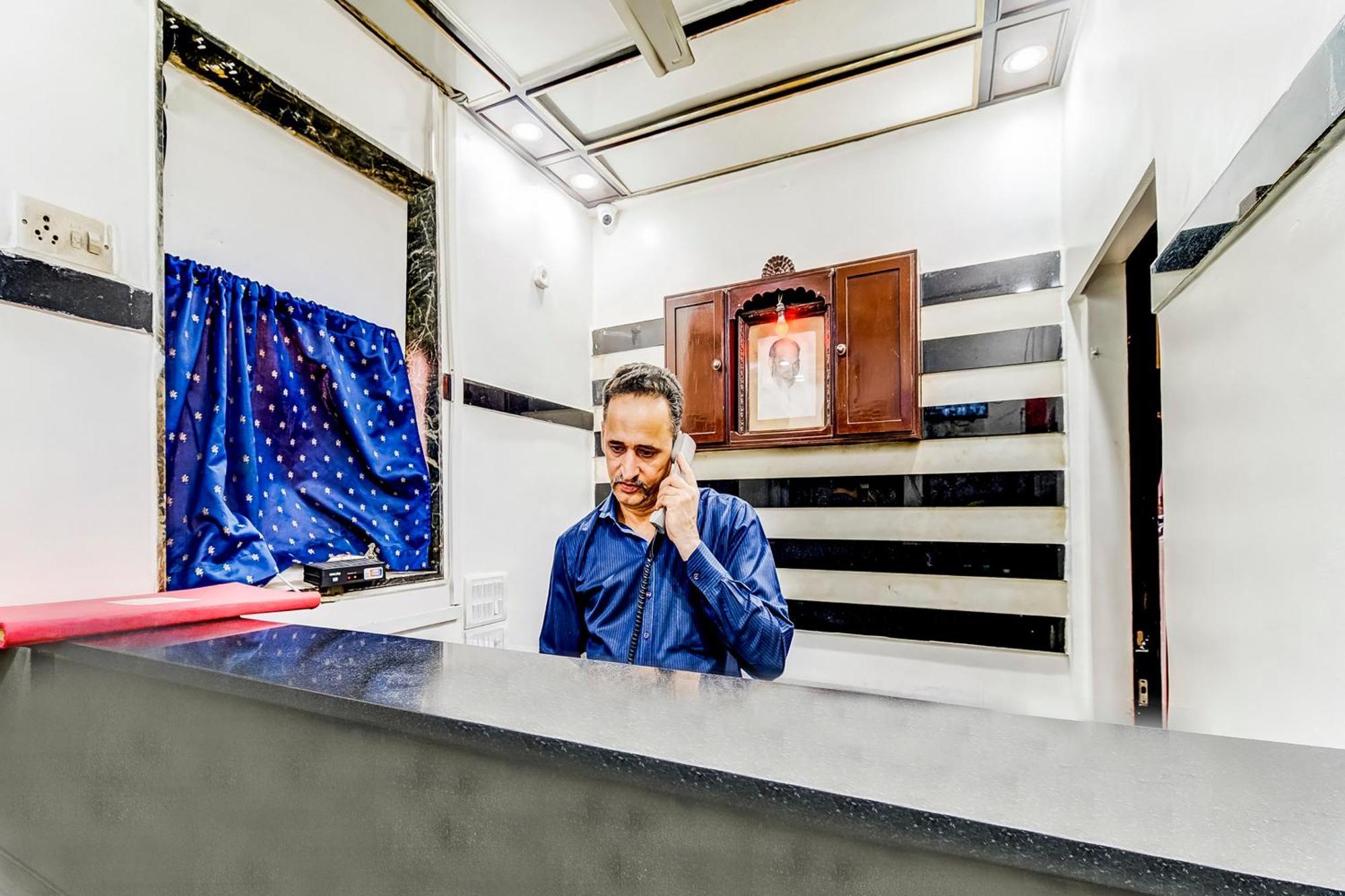 Super Oyo Hotel Dreamland Bombaj Zewnętrze zdjęcie