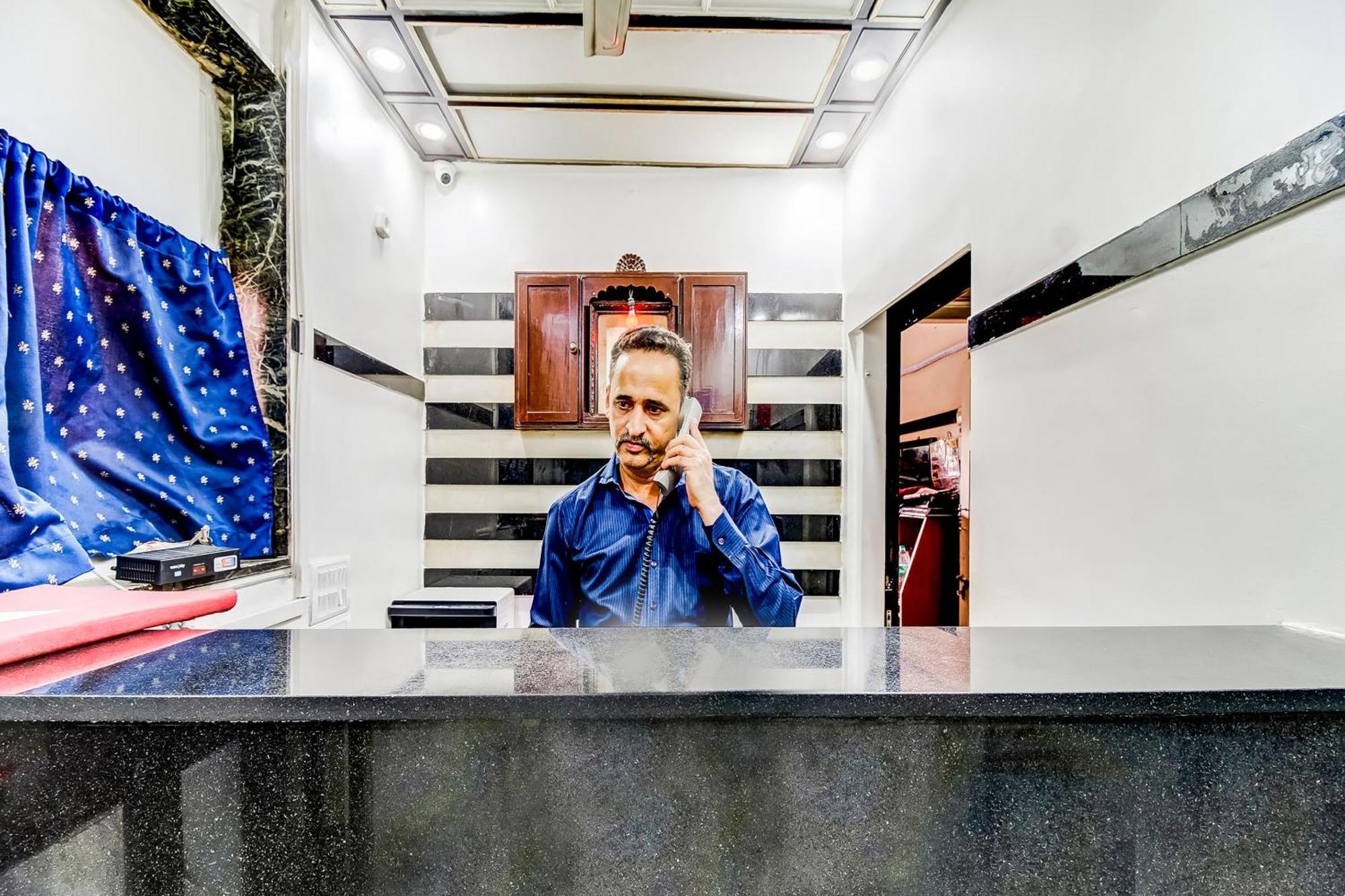 Super Oyo Hotel Dreamland Bombaj Zewnętrze zdjęcie