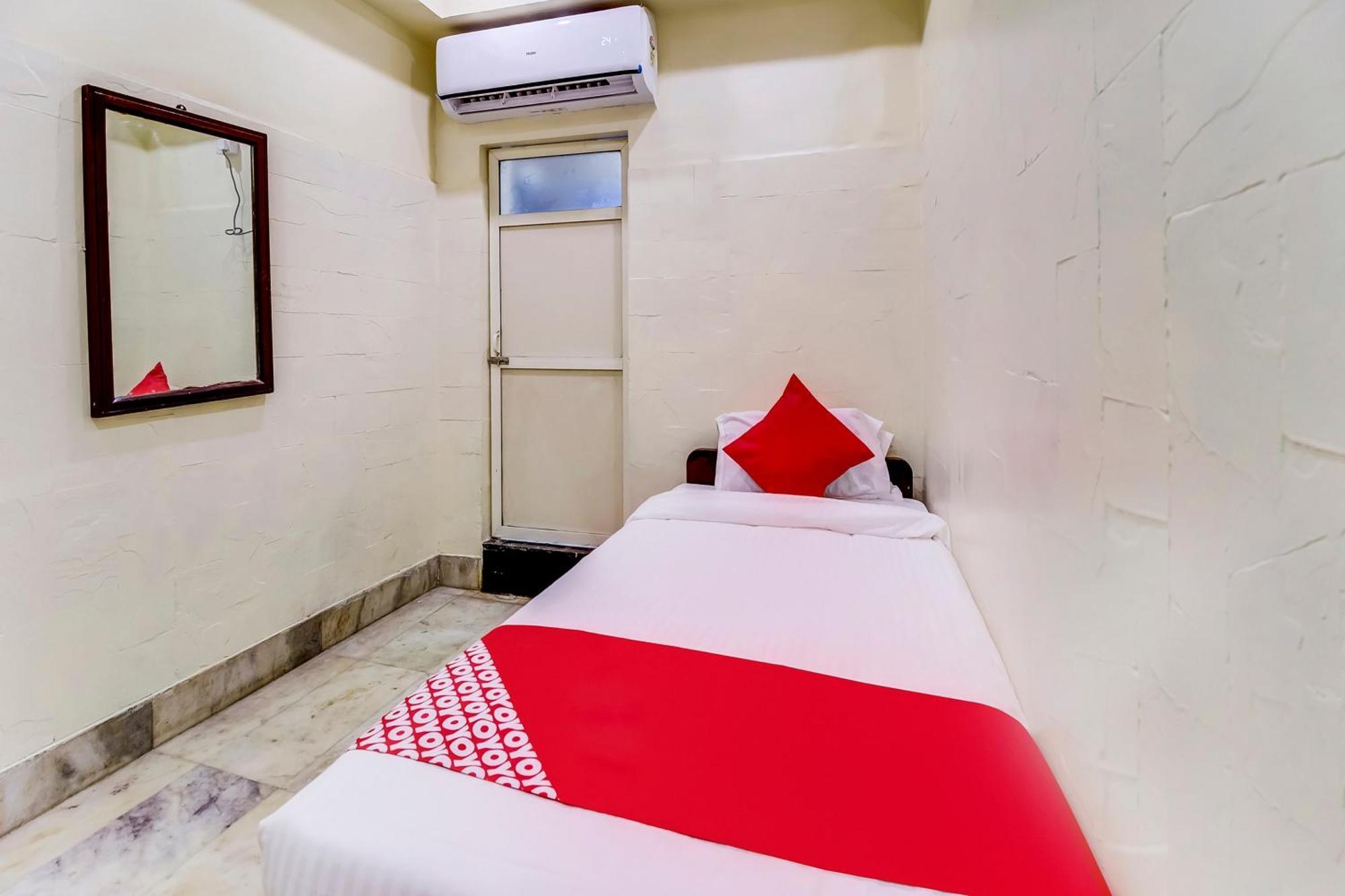 Super Oyo Hotel Dreamland Bombaj Zewnętrze zdjęcie
