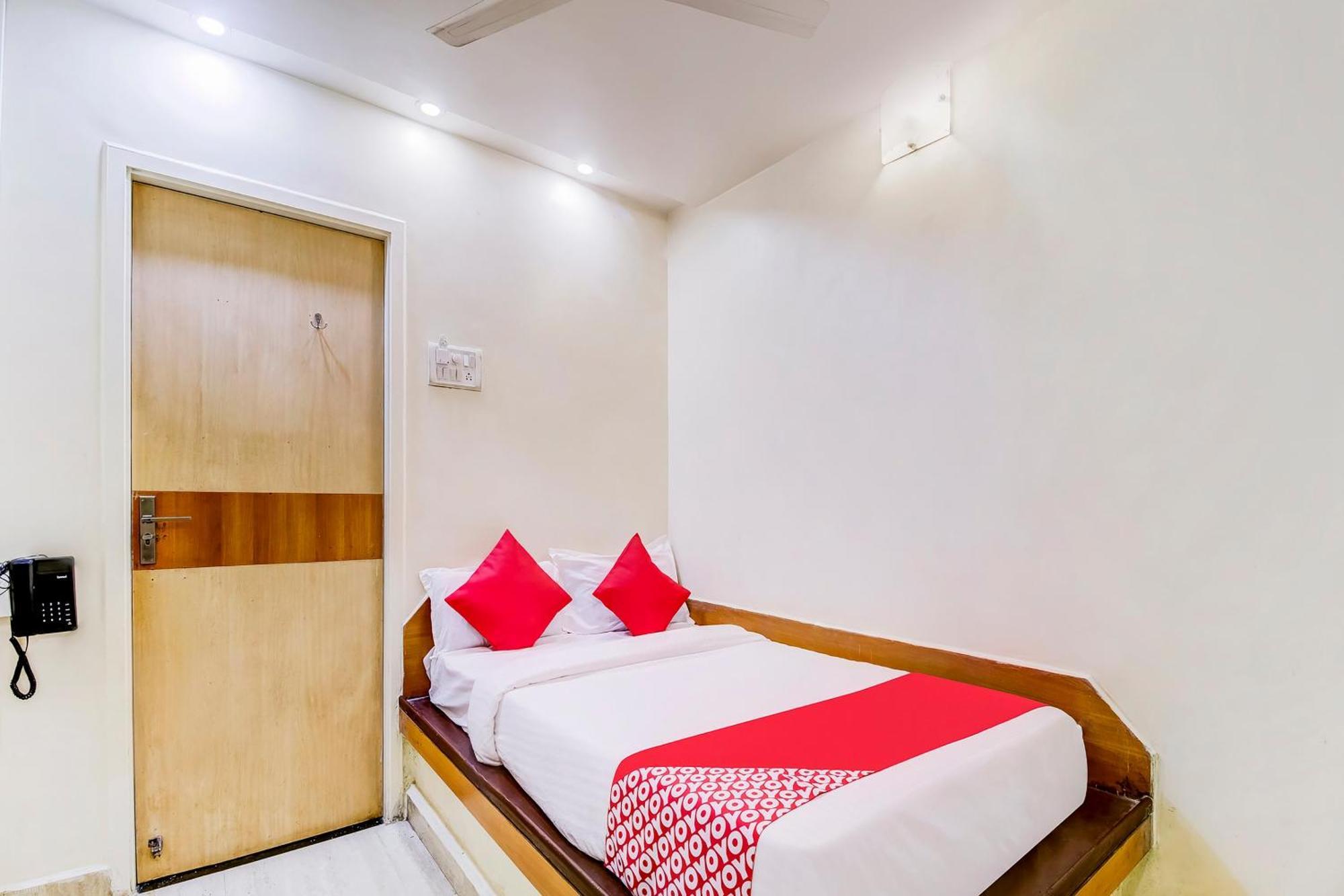 Super Oyo Hotel Dreamland Bombaj Zewnętrze zdjęcie