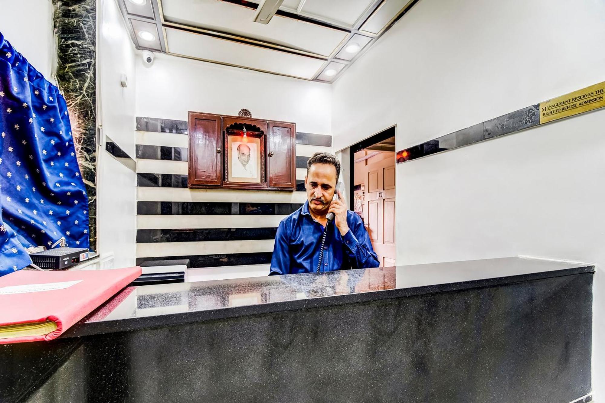 Super Oyo Hotel Dreamland Bombaj Zewnętrze zdjęcie