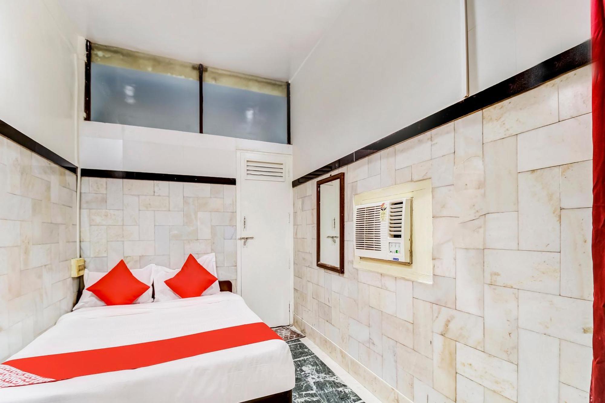 Super Oyo Hotel Dreamland Bombaj Zewnętrze zdjęcie