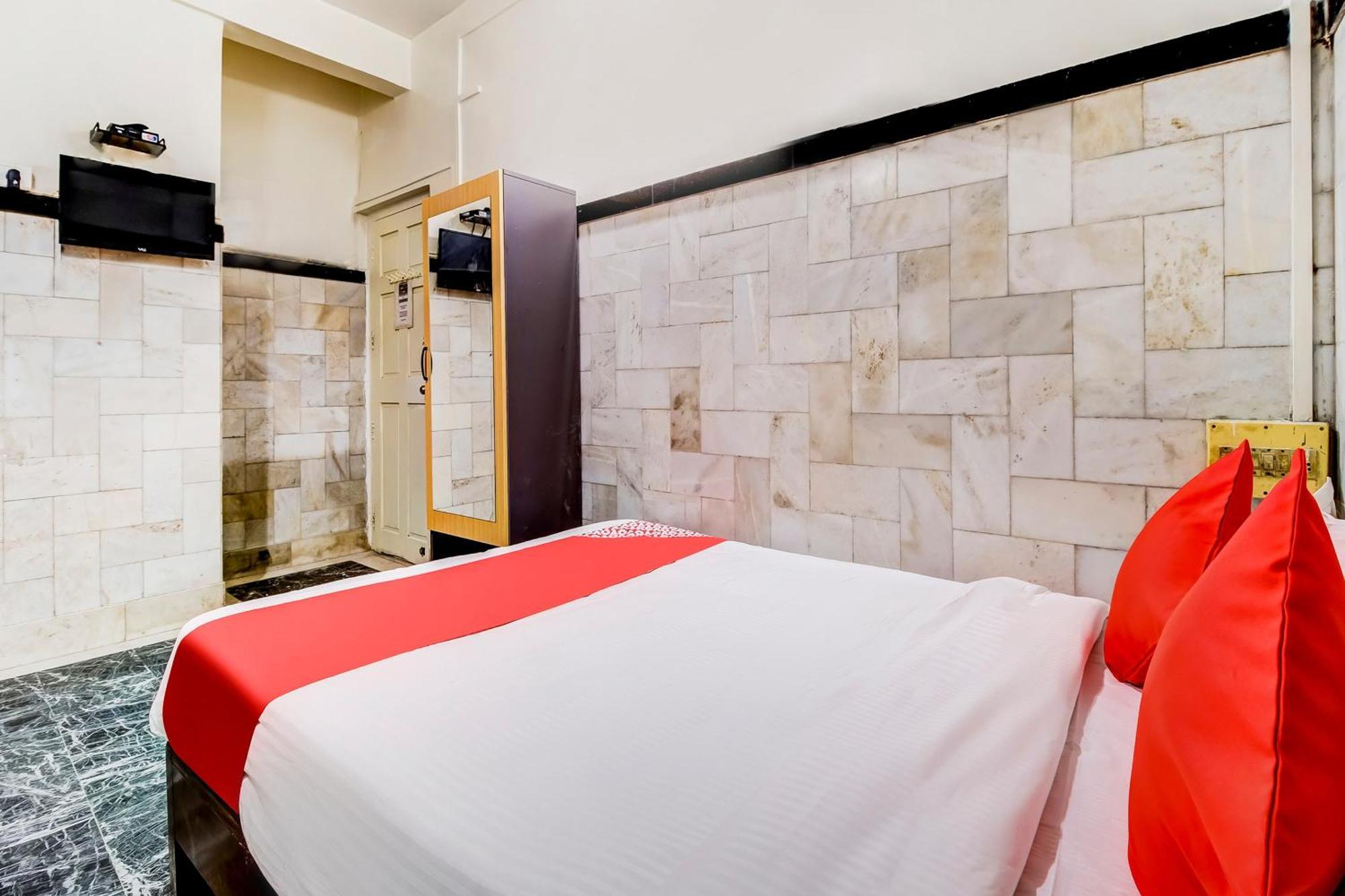 Super Oyo Hotel Dreamland Bombaj Zewnętrze zdjęcie
